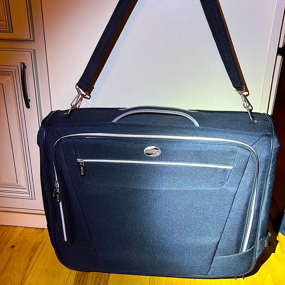 American Tourister 40 inch Garment Bag Black